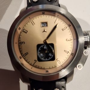 Mercedes Benz watch (Logo at 12 o'clock)